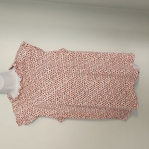 Adrianna Papell sz XL pull over top. Ruffle accent on sleeves and neck.